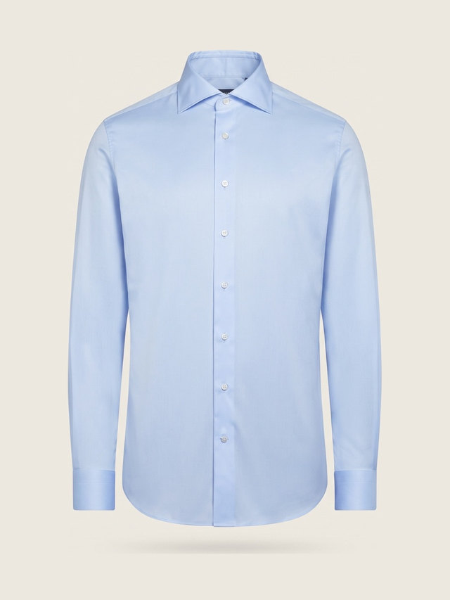 Blue shirt, spread collar, studio packshot