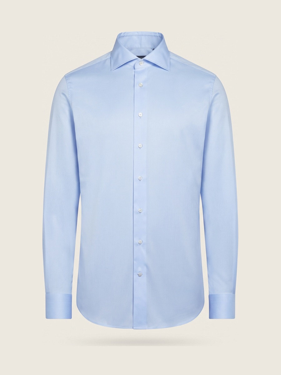 Blue shirt, spread collar, studio packshot