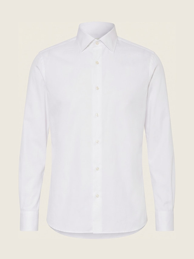 White shirt, point collar, studio packshot
